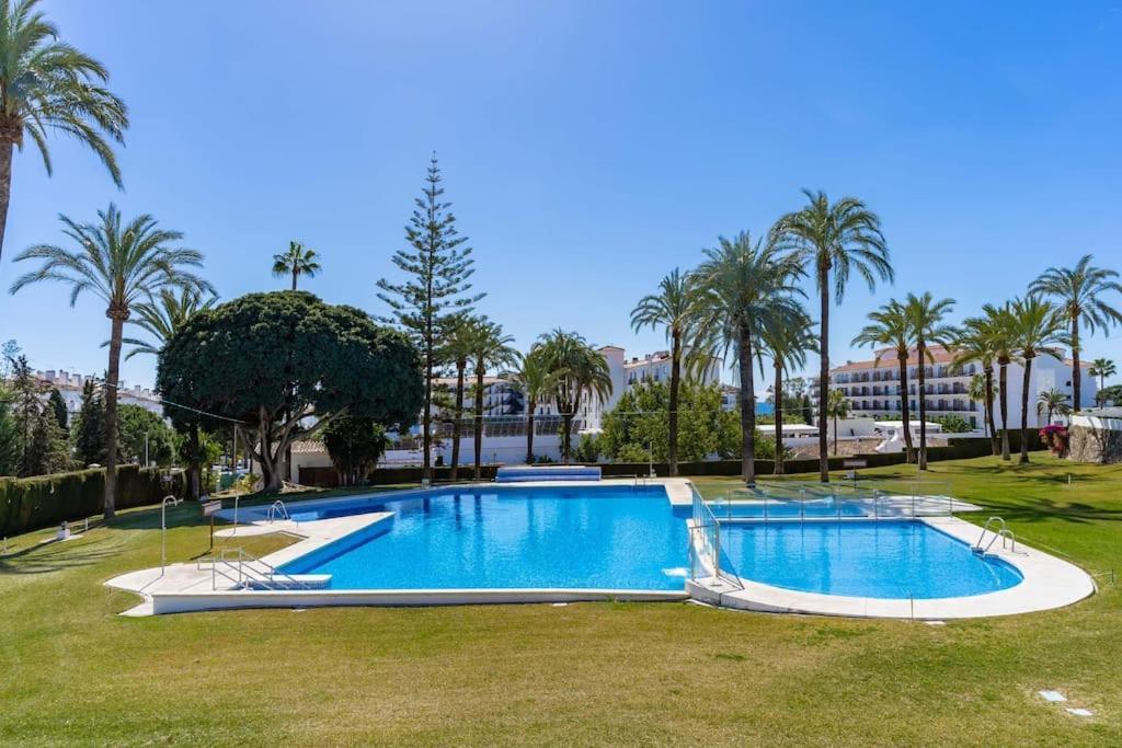 In Nueva Andalucia With An Amazing View