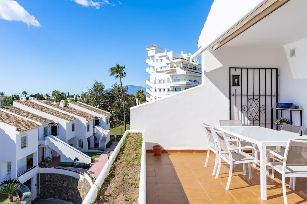 Apartamento In Nueva Andalucia With An Amazing View